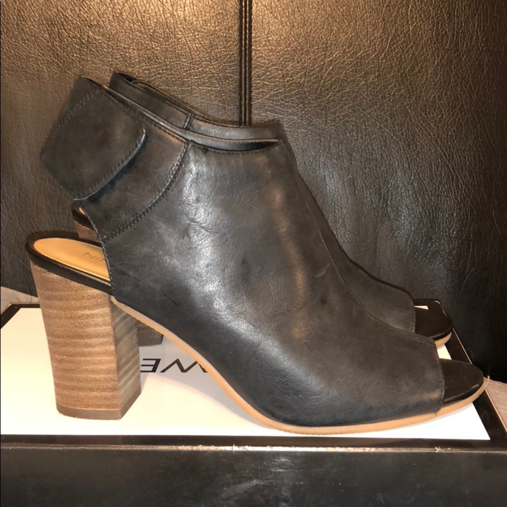 Nine West open toe booties sz7